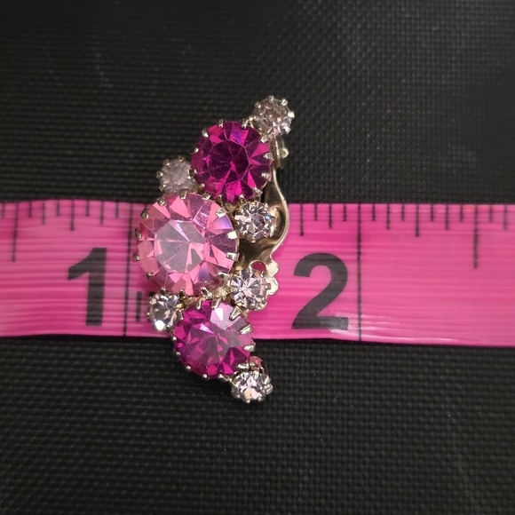 Vintage Weiss Pink Clear Rhinestone Dome Brooch & Climber Clip On Earrings Set - Picture 13 of 13